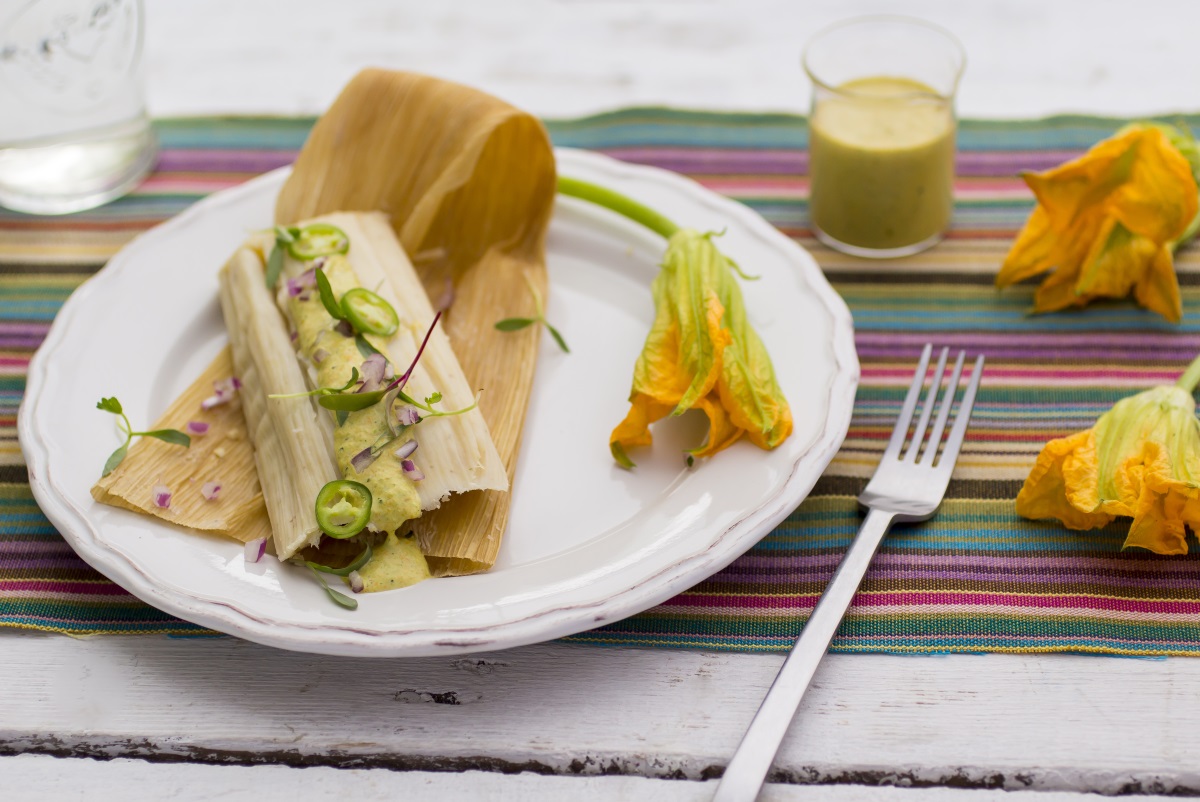 Tamal de Pollo CHATA<i class='fa fa-registered registered3'></i>   con Salsa de Flor de Calabaza